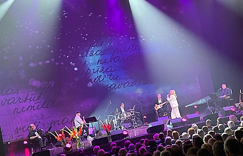 Pavadošā grupa VIA Madona